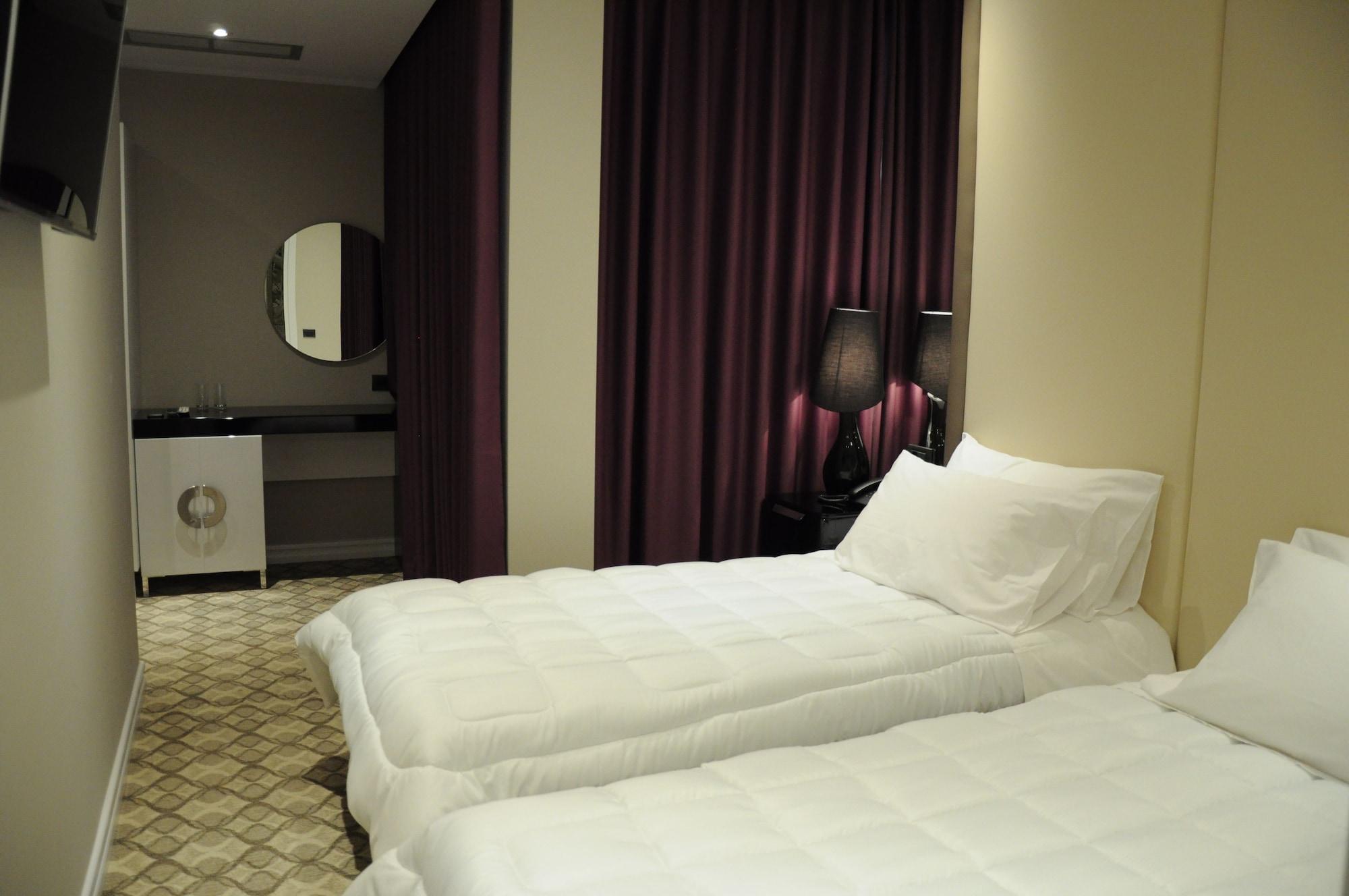 Hotel Senator 4*