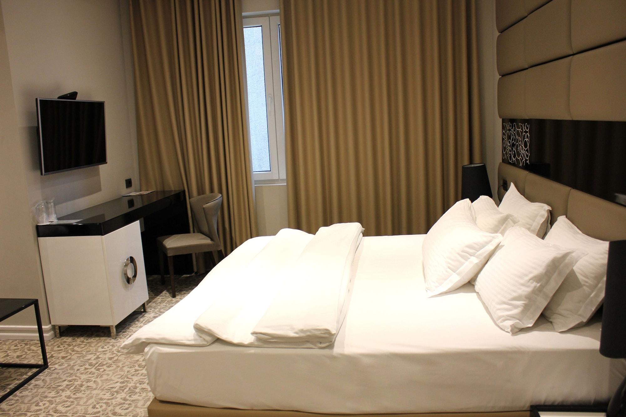 Hotel Senator Tirana