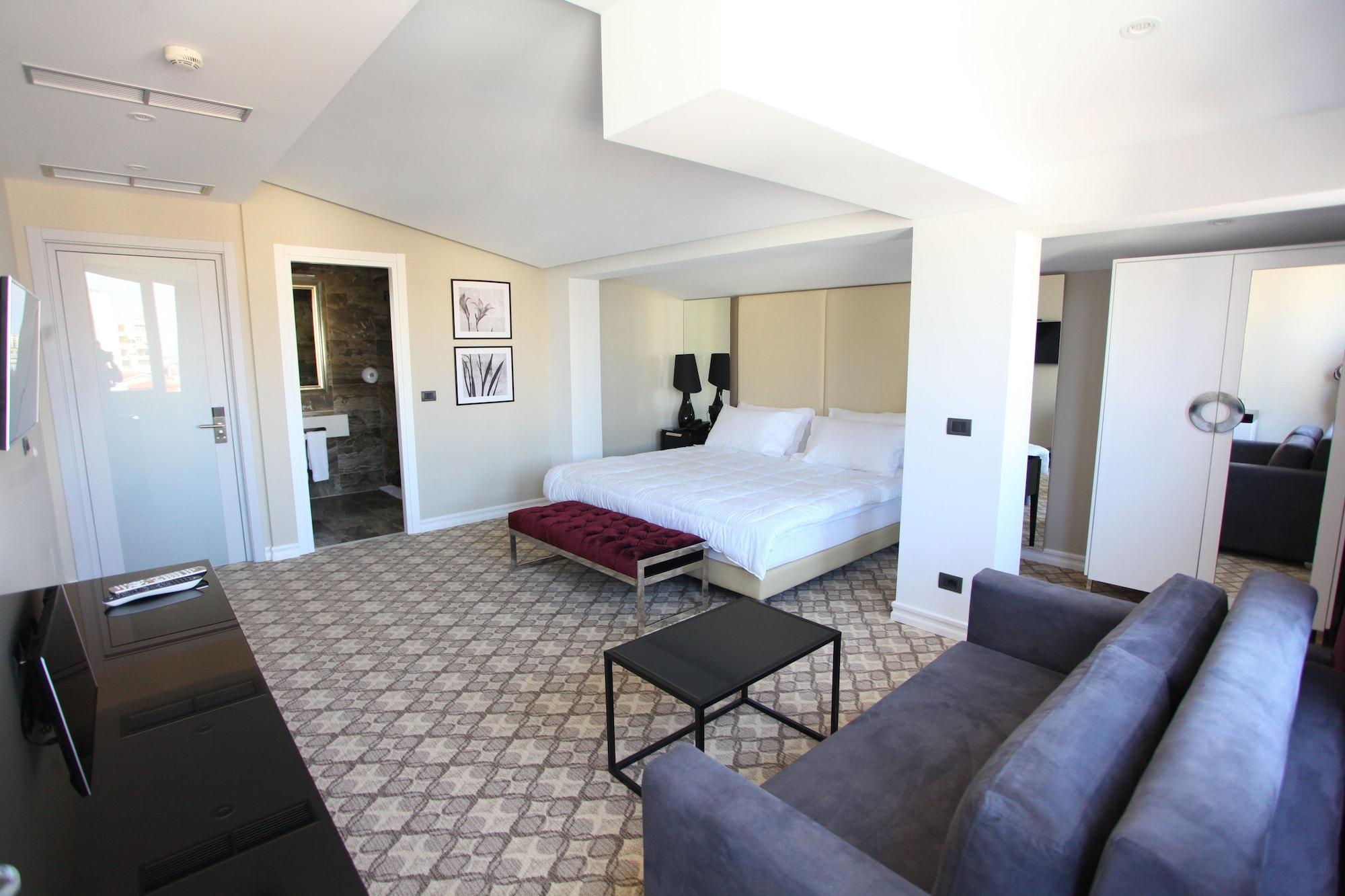 Hotel Senator 4*