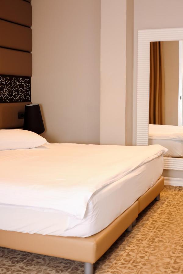 Hotel Senator Tirana