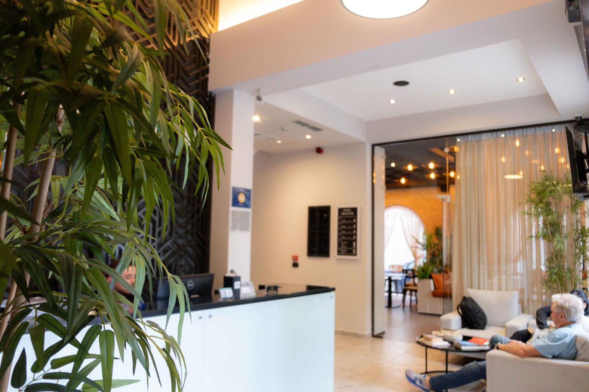 Hotel Senator 4*